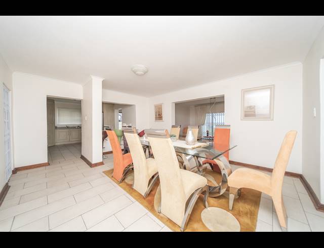5 BEDROOM FREEHOLD FOR SALE IN COVE ROCK